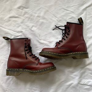 Dr. Martens women’s 1460 smooth cherry red